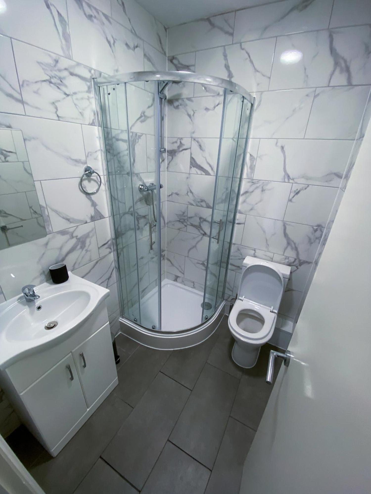 Modern 1 Bedroom Flat In Wood Green London Exterior photo